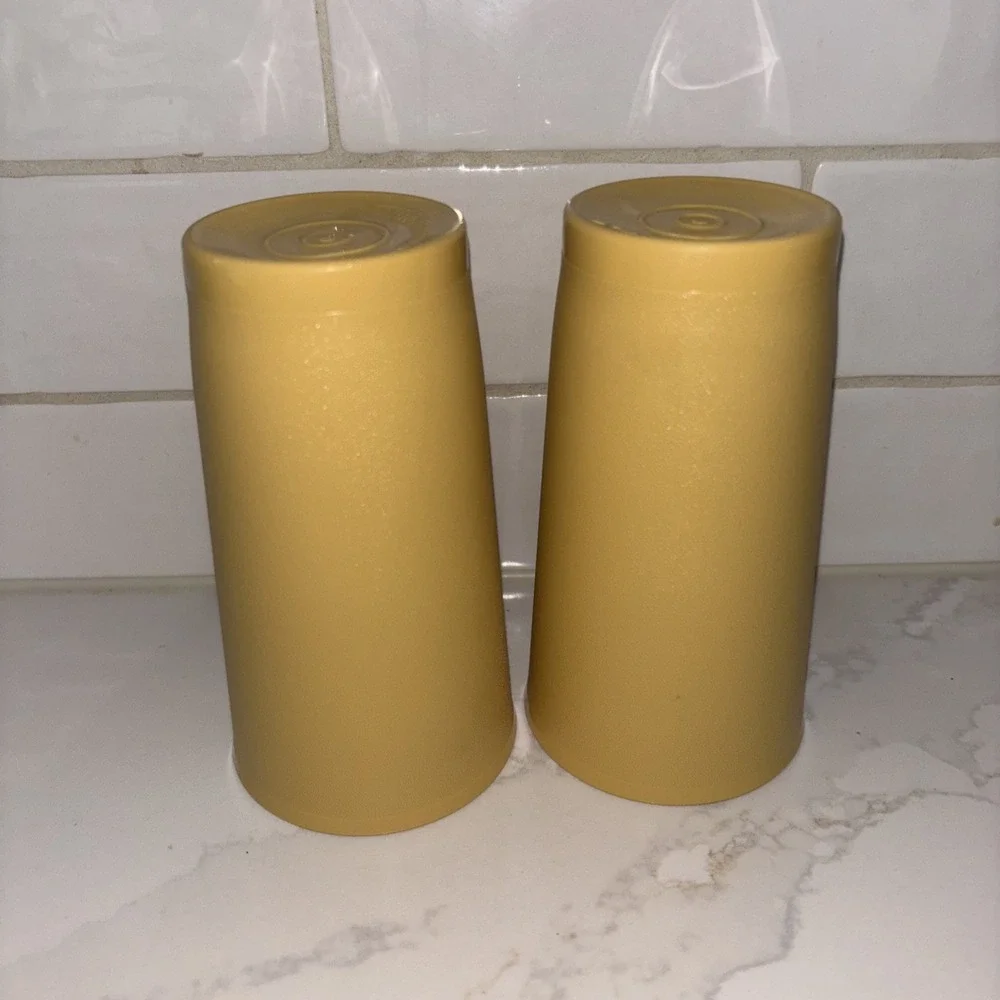 Tupperware Tumblers Vintage Classic 12 oz Cups Harvest Gold 873 Set of 2